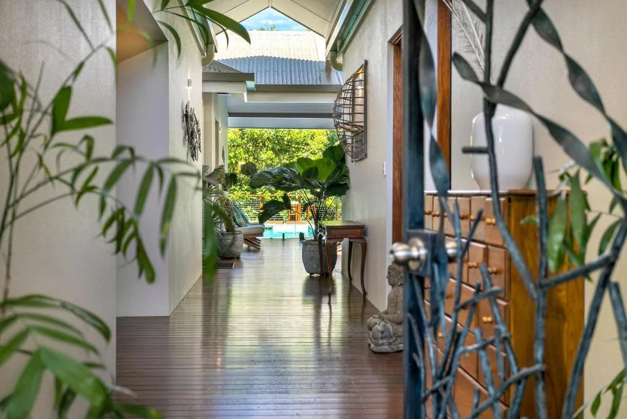 Belle Escapes Figtree Villas Palm Cove Avustralya